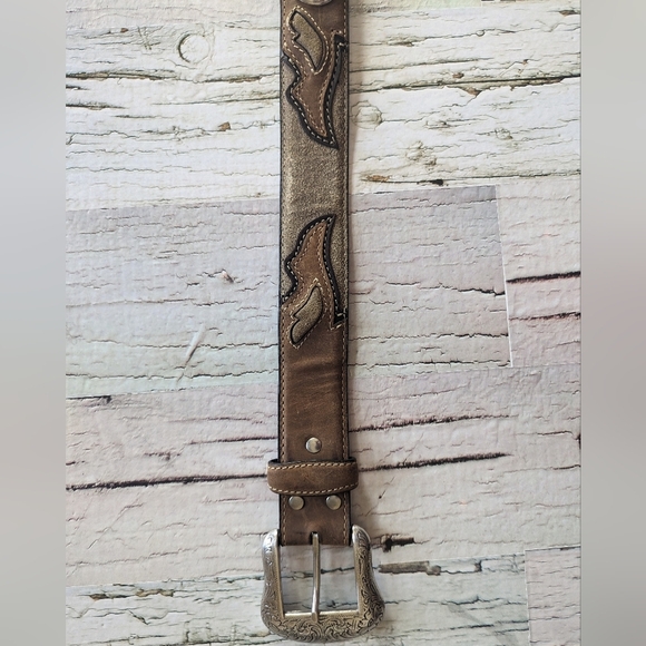 Nocona Western Genuine Leather Belt with Silver Toned Conchos Size 34 - Picture 9 of 11